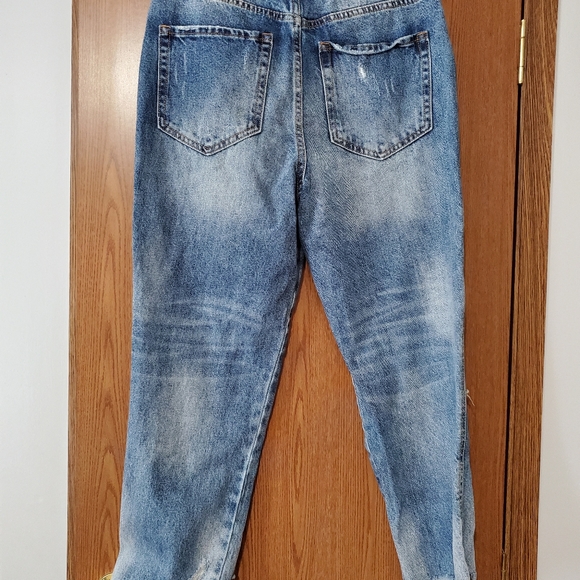 Jeans - Picture 2 of 4